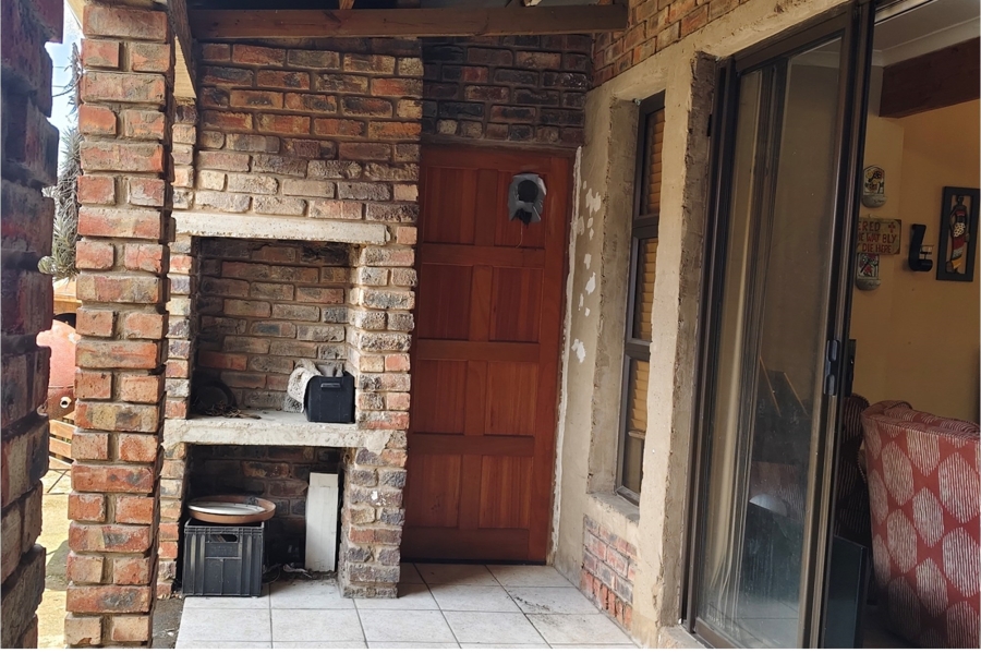 3 Bedroom Property for Sale in Pacaltsdorp Western Cape